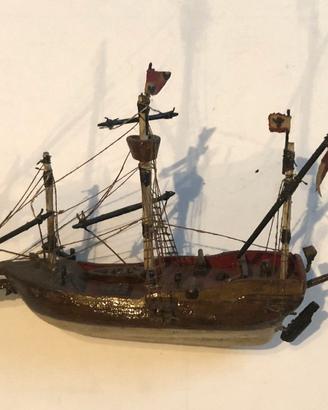 Vintage 1980's mini miniatura Galeone in legno