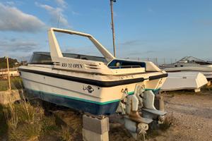 Barche a motore e vela regalati