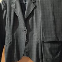 tailleur pantalone giacca più grande dei pantaloni