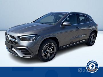 Mercedes-Benz GLA 250 E PLUG-IN HYBRID AUTOMA...