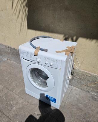 Lavatrice Indesit 6kg (A++) - Da revisionare