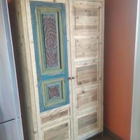 2 librerie legno vecchio piedi ferro ante ripiani