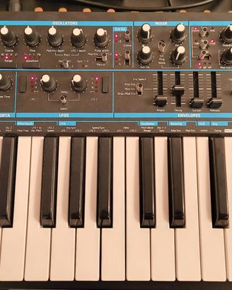 Novation Bass station 2