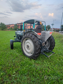 Tratore agricolo