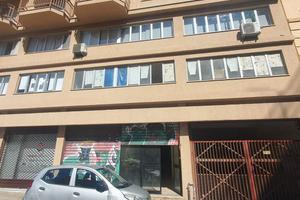 MALASPINA: LOCALE COMMERCIALE 2 LUCI MQ 125