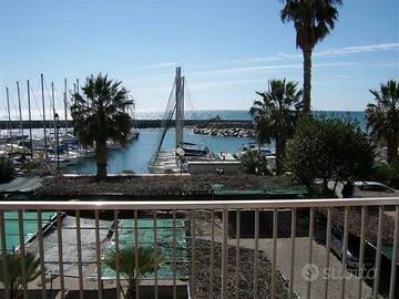 San Bartolomeo al mare - Bilocale fronte mare