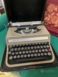 Macchina da scrivere Olivetti Studio 42