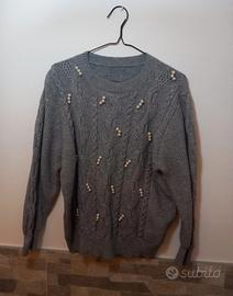 Maglione grigio da donna con perle