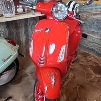 Piaggio Vespa Primavera Red 50/125/150cc Disponibi