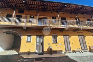 CASA SEMINDIPENDENTE A VIALFRÈ