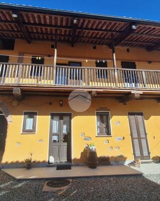CASA SEMINDIPENDENTE A VIALFRÈ