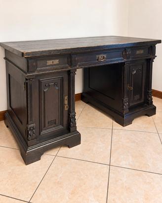 Scrivania in legno stile antico/classico
