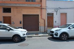 Locale commerciale / garage 120 metri quadri