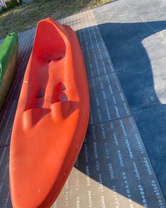 Canoa monoposto in vetroresina da sistemare