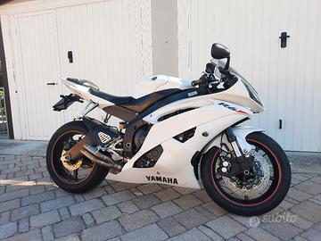 YAMAHA YZF R6 ANNO 2010 KM 28.000
