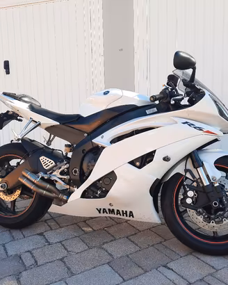 YAMAHA YZF R6 ANNO 2010 KM 28.000