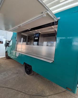 AUTONEGOZIO paninoteca ambulante food truck