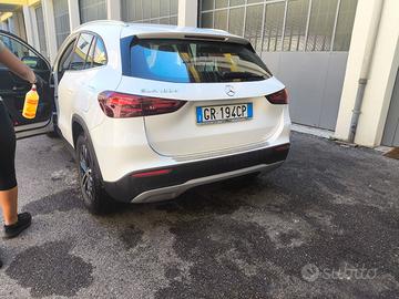 Mercedes-Benz GLA 180