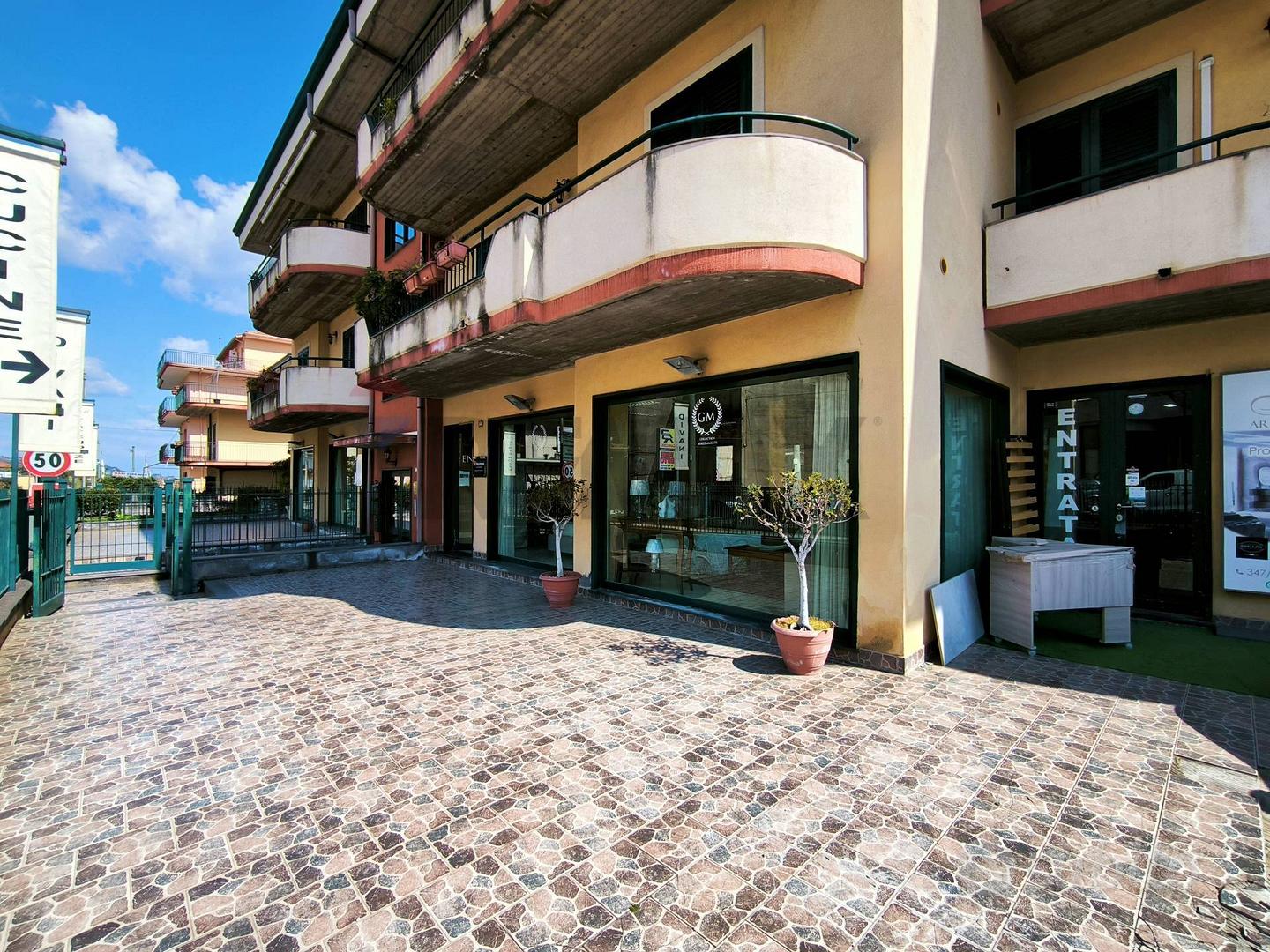 Locale Commerciale - Calatabiano - Vista 3