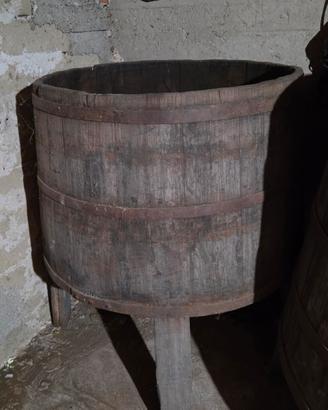 Tini in legno per vendemmia