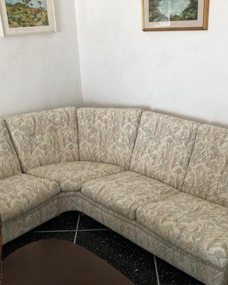 Divano a L di pregio 200€
