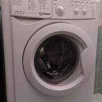 Lavatrice Indesit IWC61052