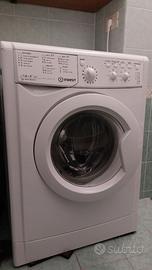 Lavatrice Indesit IWC61052