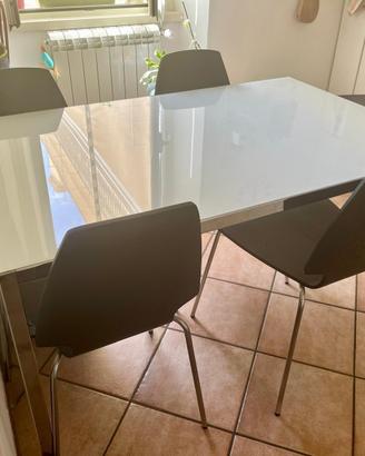Tavolo vetro ikea e 6 sedie