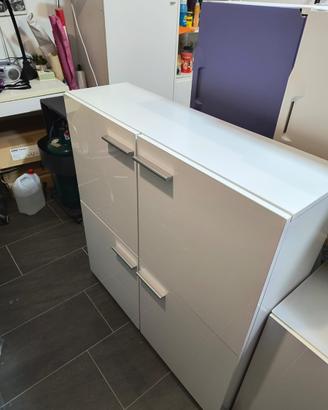 Mobile stretto  in perfette condizioni