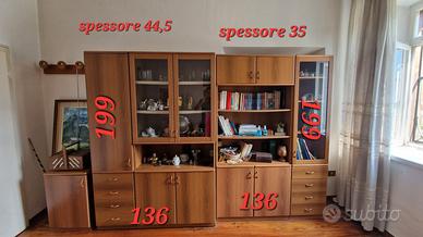 Coppia di mobili a vetrina 