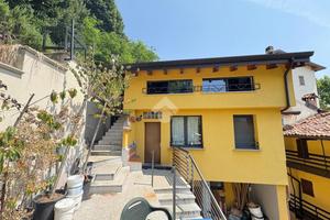 VILLA SINGOLA A BRIVIO