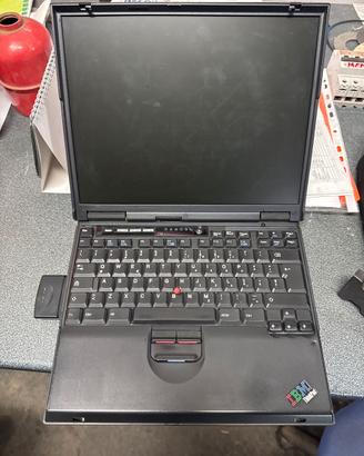 IBM ThinkPad T23 (Type 2647) - Anno 2001