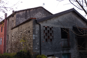 Casa in pietra con deposito abitabile