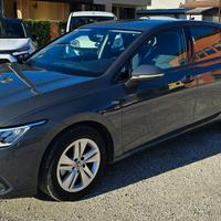 Volkswagen Golf eTSI EVO DSG - 2023