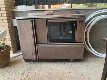 Stufa/Cucina a legna con forno