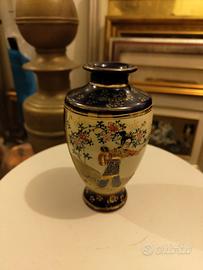 Vasetto ceramica stile giapponese con decori oro