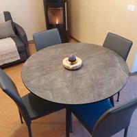 Tavolo in metallo e melaminico