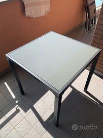 Tavolo terrazzo ferro e vetro satinato 70x70
