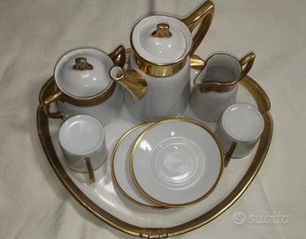 Ceramica Tazzine Piattini Vassoio Dorati a Savona