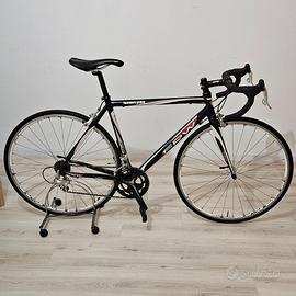 BICI DA CORSA CAMPAGNOLO 10V LEGGERISSIMA