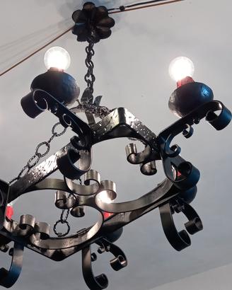 lampadario in ferro battuto