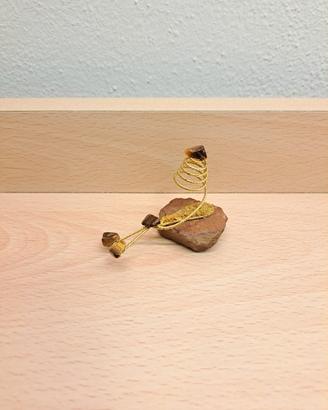 Soprammobile originale di pietre marroni