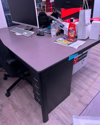 2 tavoli  ufficio IKEA BEKANT 160x160 cm passacavi