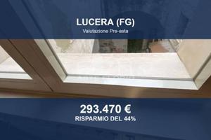 Immobile in asta di 313 m² con più di 5 locali a L
