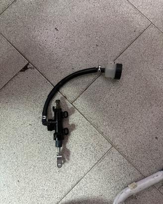 pompa freno posteriore moto