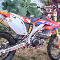 Honda ENDURO CRE 450 X del 2007 targato