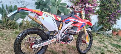 Honda ENDURO CRE 450 X del 2007 targato