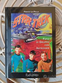 Star Trek - foto di gruppo con astronave 
