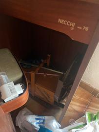 Macchina da cucire necchi