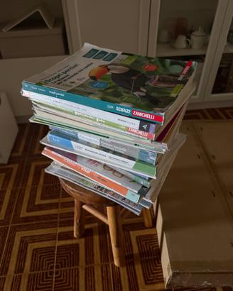 Libri della classe prima e terza, scuola media